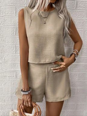 Conjunto de blusa e shorts