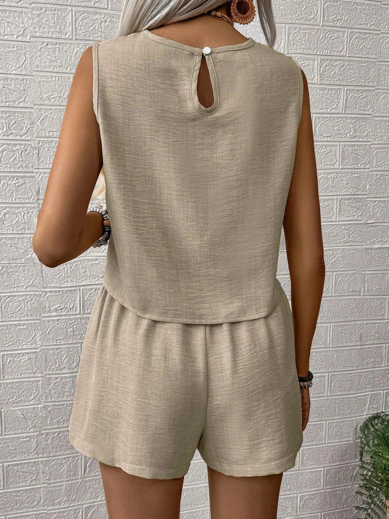 Conjunto de blusa e shorts